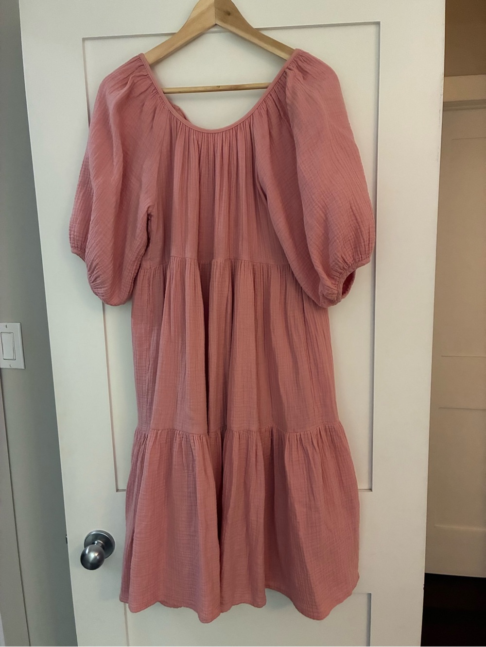 Jillian Harris, Dusty Pink Puff Sleeve Tiered Dress